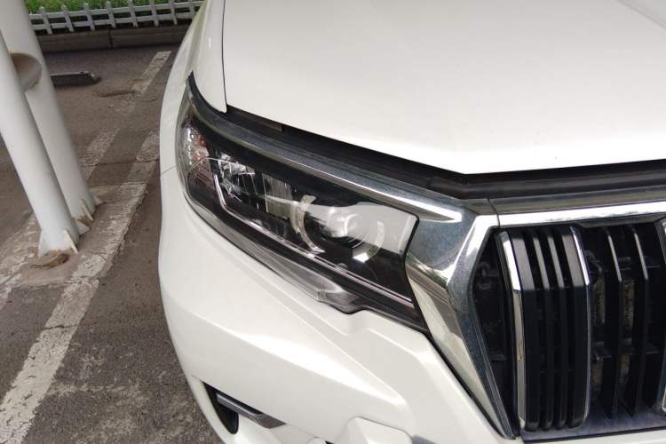 Used Toyota Prado  Right Front Headlight