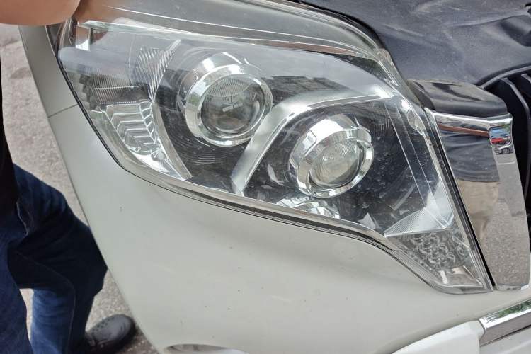 Used Toyota Prado 2017 4000 TXL Dual Airbags Side-Mounted – Middle East Version Right Front Headlight