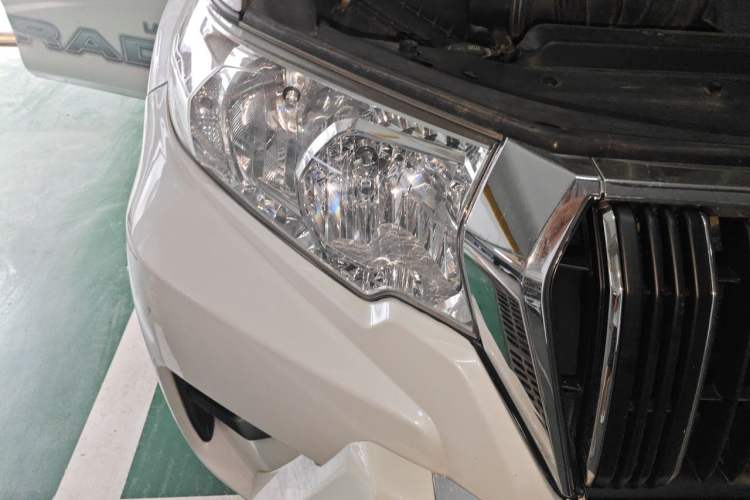 Used Toyota Prado 2017 4000 TXL Dual Airbags Side-Mounted – Middle East Version Right Front Headlight