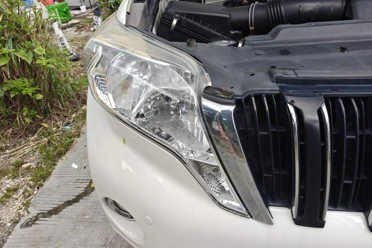 Used Toyota Prado  Right Front Headlight