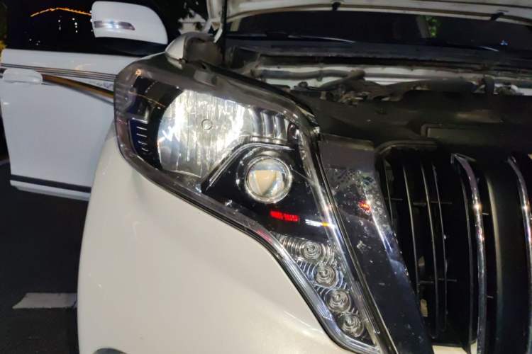 Used Toyota Prado  Right Front Headlight