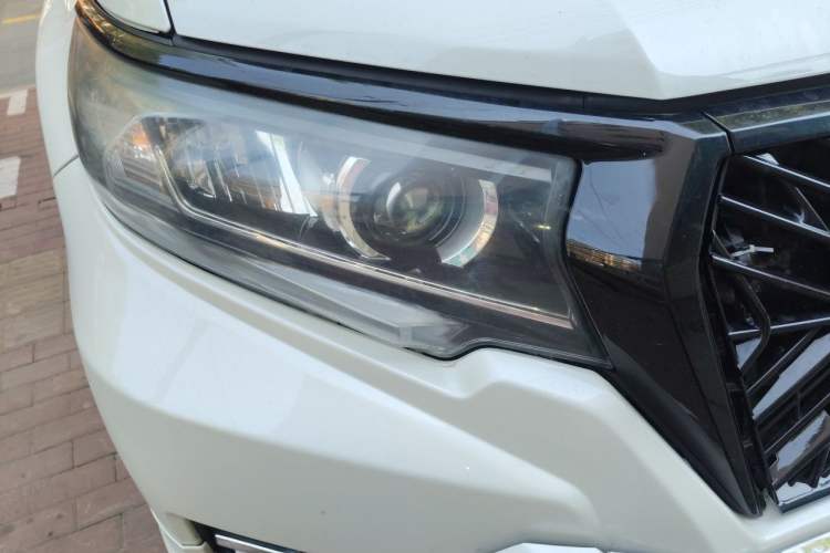 Used Toyota Prado  Right Front Headlight
