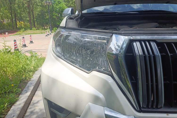 Used Toyota Prado  Right Front Headlight