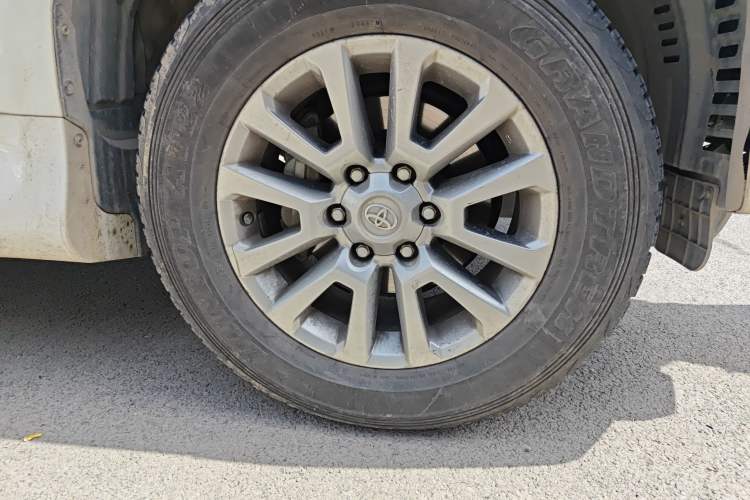 Used Toyota Prado 2017 2700 TXL Middle East Edition Right Front Wheel Hub