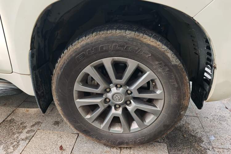 Used Toyota Prado 2017 4.0L U.S.-Spec Version 7 Seats Right Front Wheel Hub