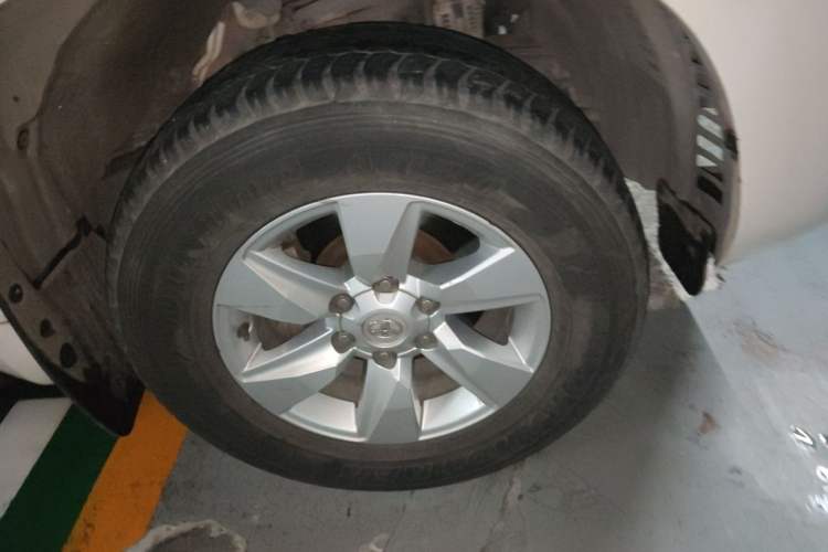 Used Toyota Prado  Right Front Wheel Hub