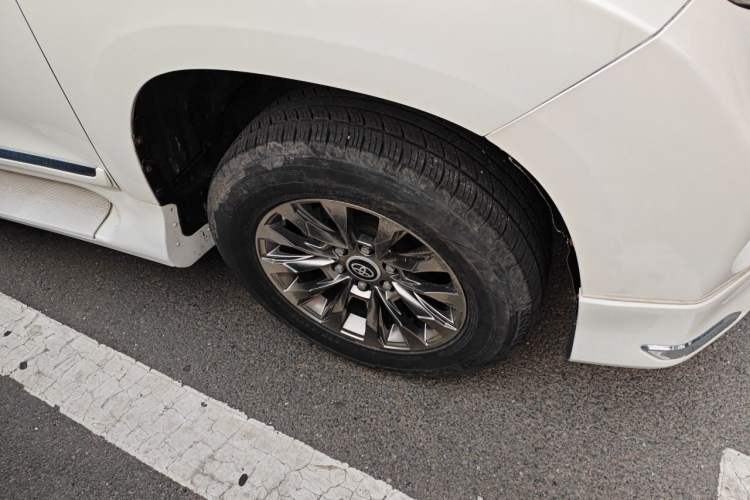 Used Toyota Prado  Right Front Wheel Hub