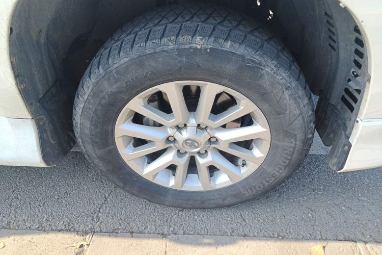 Used Toyota Prado  Right Front Wheel Hub