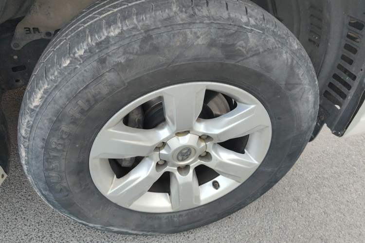Used Toyota Prado  Right Front Wheel Hub