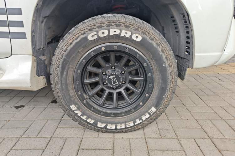 Used Toyota Prado  Right Front Wheel Hub