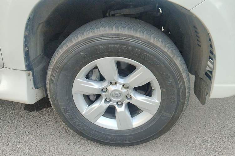 Used Toyota Prado  Right Front Wheel Hub