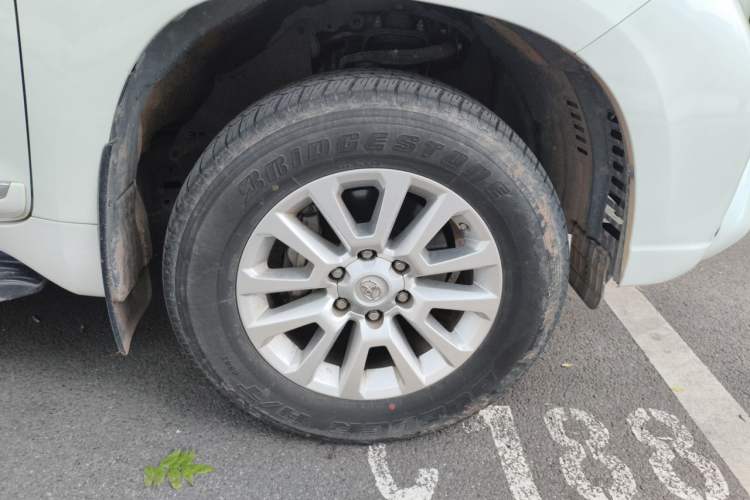 Used Toyota Prado 2017 2700 TX Middle East Edition Right Front Wheel Hub