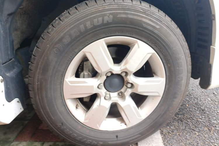 Used Toyota Prado  Right Front Wheel Hub