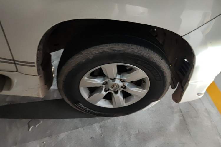 Used Toyota Prado  Right Front Wheel Hub