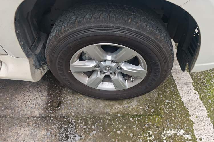Used Toyota Prado 2017 2700 VX with Nine Airbags Outboard Mount – Middle East Version Right Front Wheel Hub
