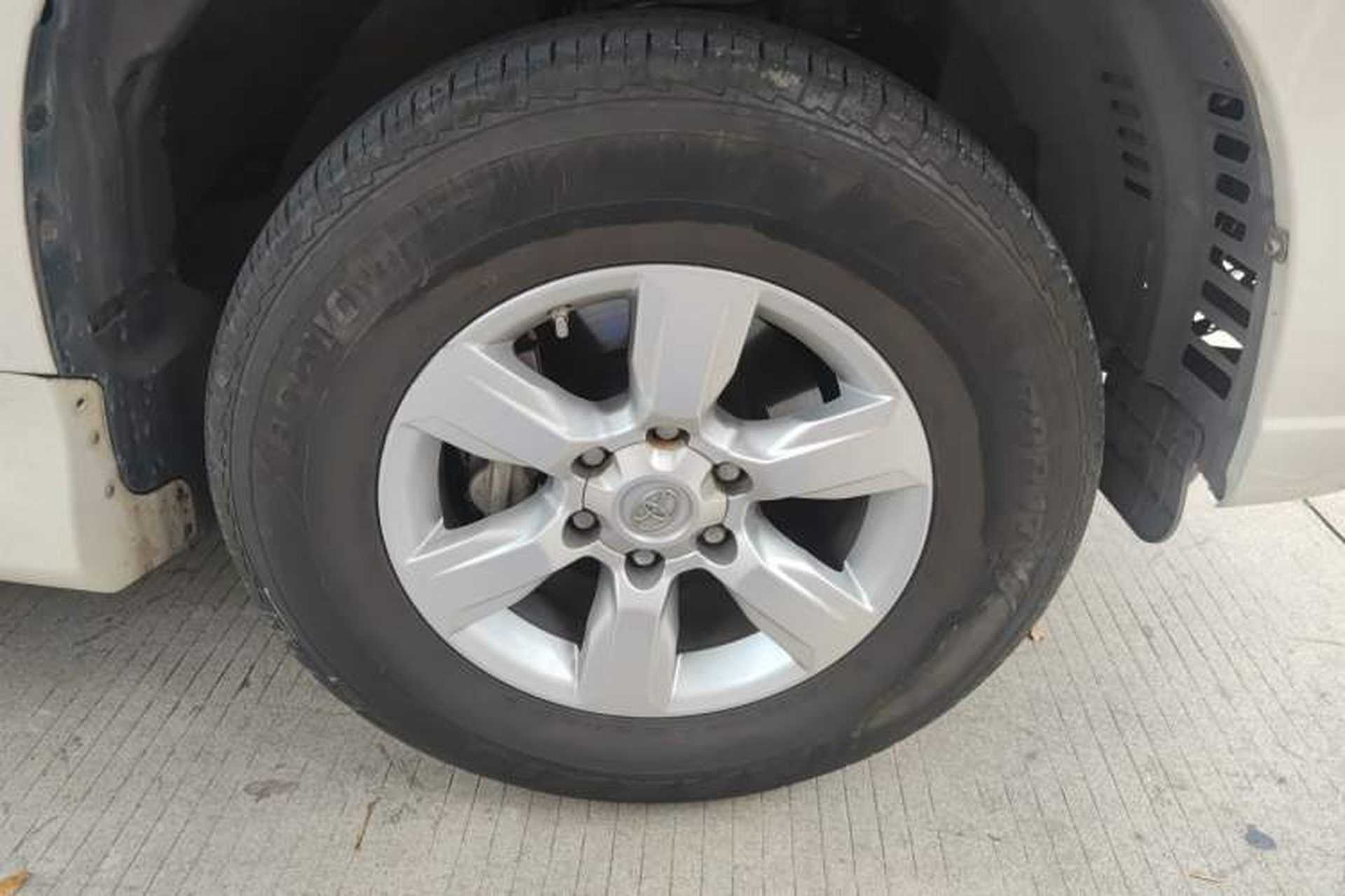 Used Toyota Prado 2017 2.7L Parallel Import Right Front Wheel Hub
