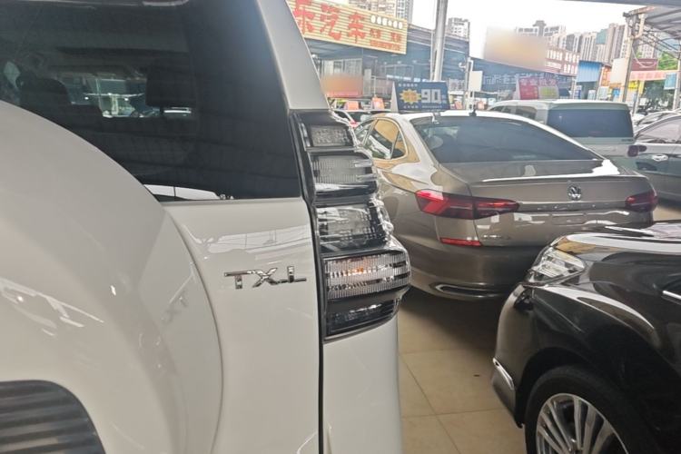 Used Toyota Prado 2017 4000 TXL Dual Airbags Side-Mounted – Middle East Version Right Rear Taillight