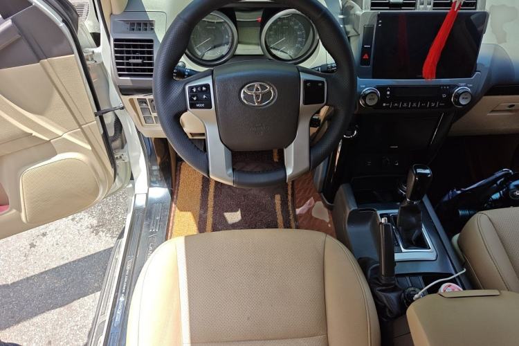 Used Toyota Prado 2017 4000 TXL Dual Airbags Side-Mounted – Middle East Version Steering Wheel