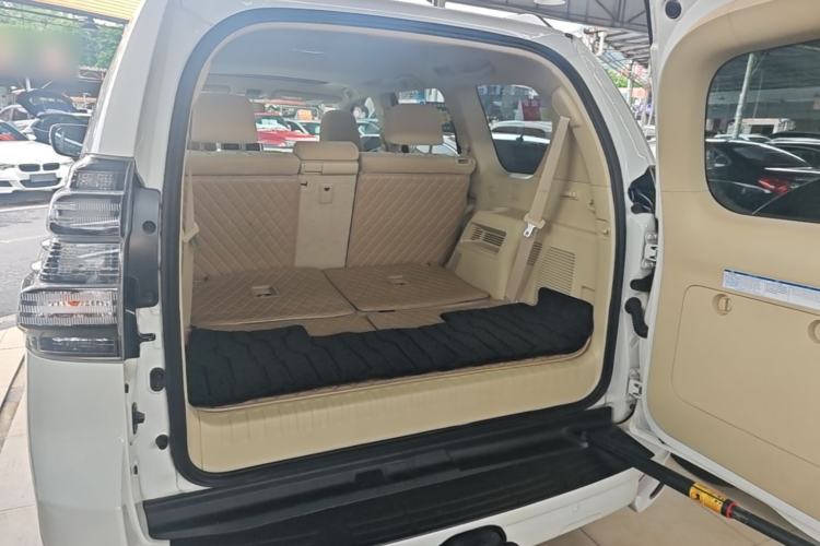 Used Toyota Prado 2017 4000 TXL Dual Airbags Side-Mounted – Middle East Version Trunk