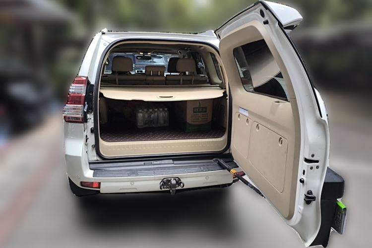 Used Toyota Prado 2017 2700 VX with Nine Airbags Outboard Mount – Middle East Version Trunk