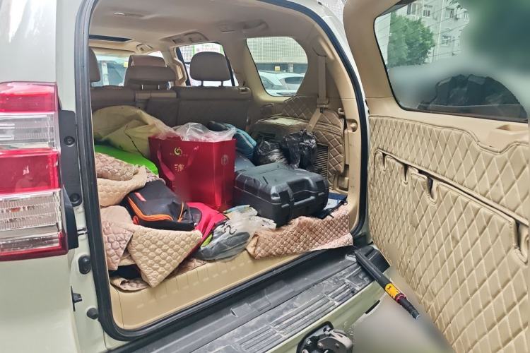 Used Toyota Prado 2017 2700 VX with Nine Airbags Outboard Mount – Middle East Version Trunk