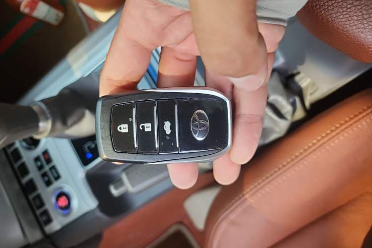 Used Toyota Prado  Vehicle Key