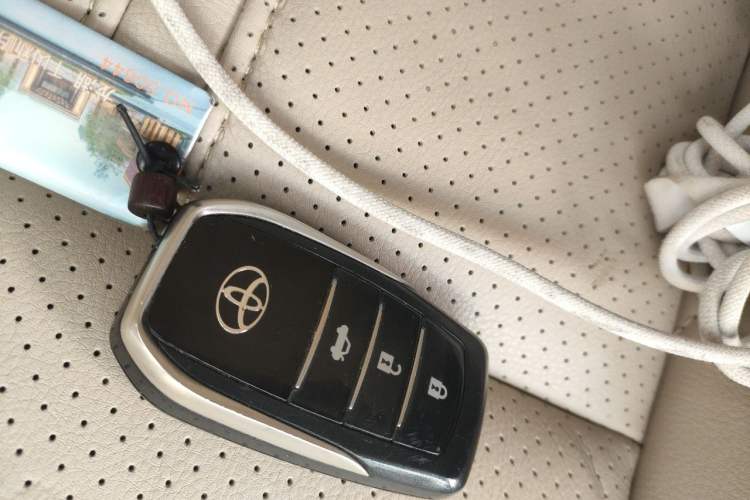 Used Toyota Prado 2017 2.7L Parallel Import Vehicle Key