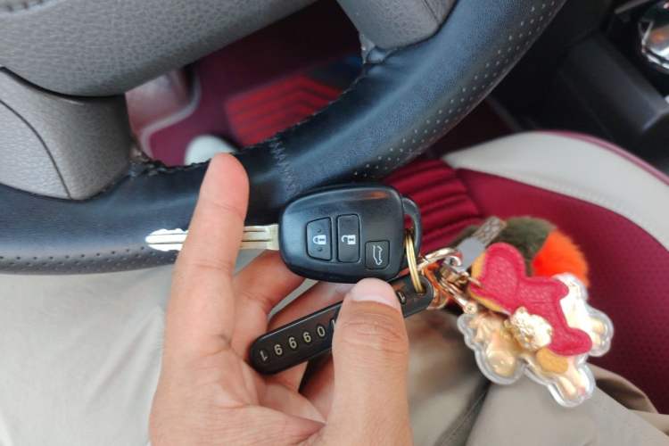 Used Toyota Prado 2017 2.7L Automatic TXL Dual Airbags Underbody Mounting – Middle East Vehicle Key