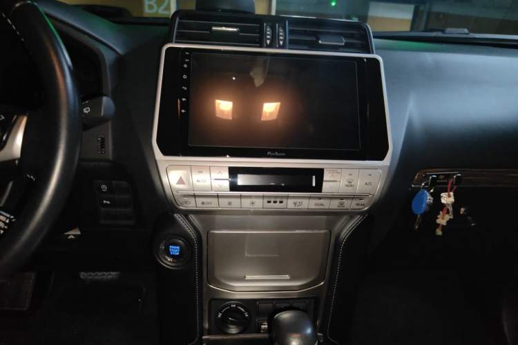 Used Toyota Prado 2018 3.5L Automatic TX-L with Rear-Mounted Spare Tire Audio And AC Panel