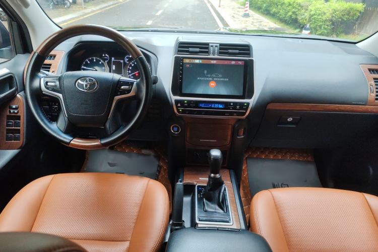 Used Toyota Prado 2018 2.7L Parallel Import Center Console