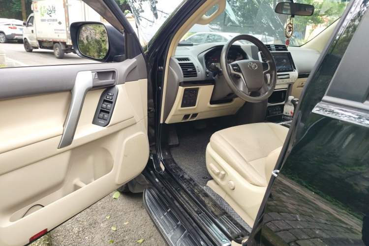 Used Toyota Prado 2018 4.0L Parallel Import Driver Seat