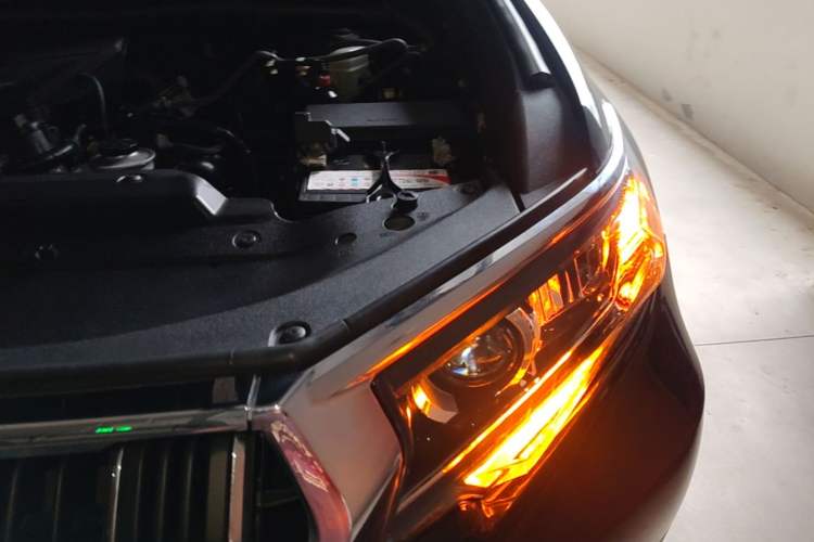 Used Toyota Prado  Engine Bay Left