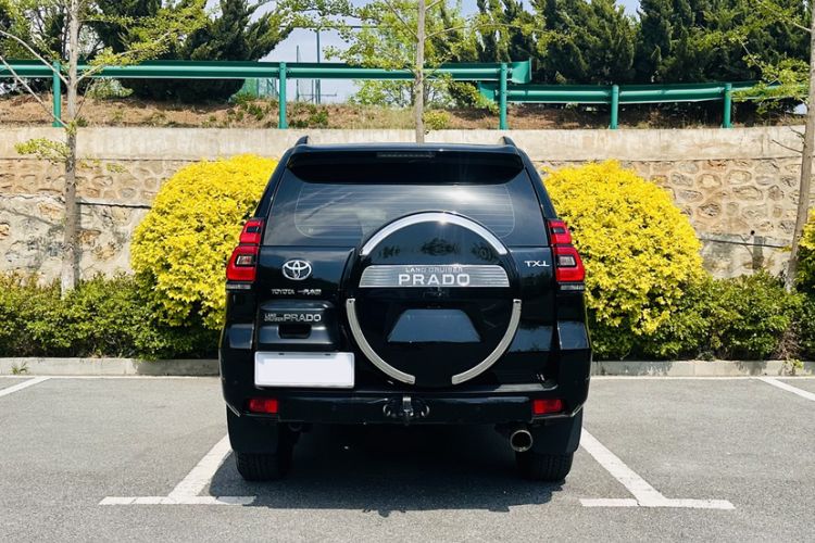 Used Toyota Prado 2018 3.5L Automatic TX-L with Rear-Mounted Spare Tire Exterior 3