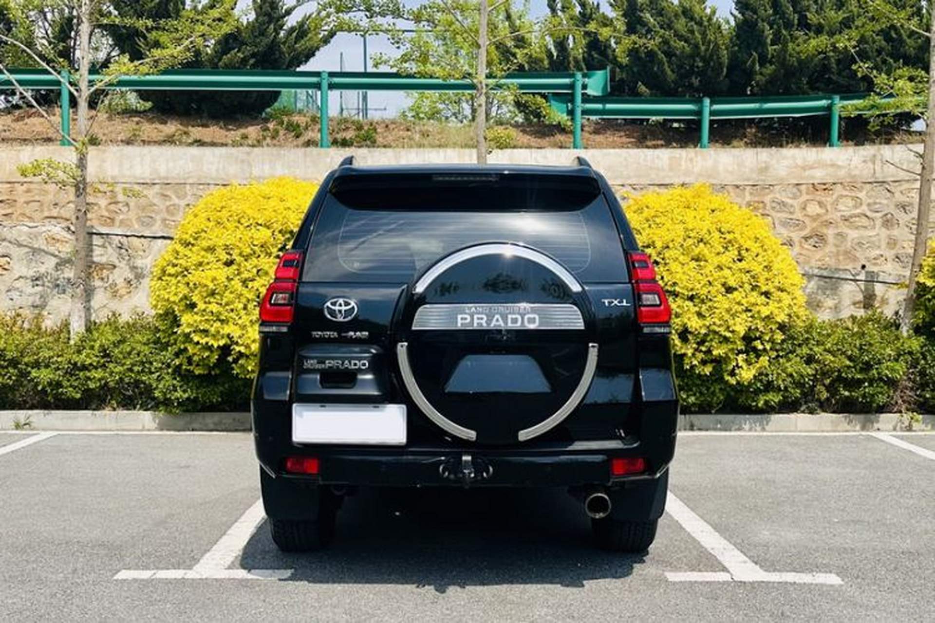 Used Toyota Prado 2018 3.5L Automatic TX-L with Rear-Mounted Spare Tire Exterior 3
