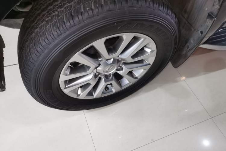 Used Toyota Prado 2018 3.5L Automatic TX-L Exterior 4