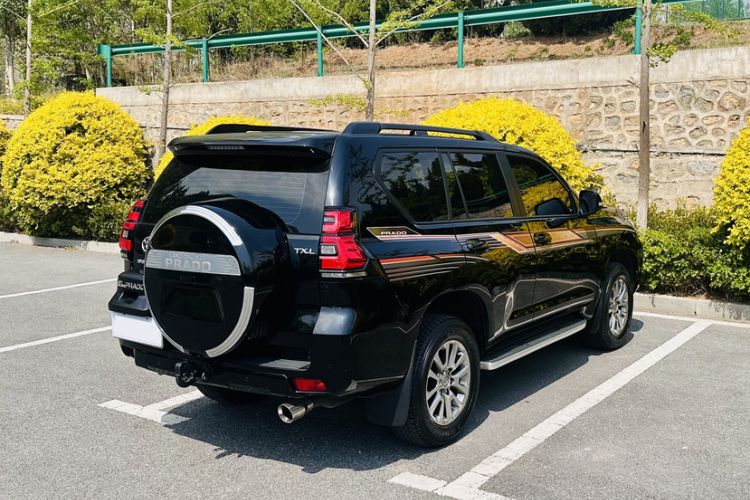 Used Toyota Prado 2018 3.5L Automatic TX-L with Rear-Mounted Spare Tire Exterior 5