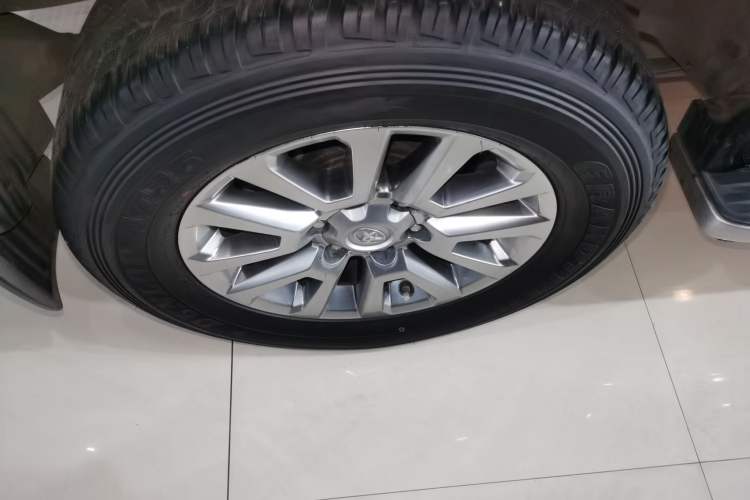 Used Toyota Prado 2018 3.5L Automatic TX-L Exterior 5