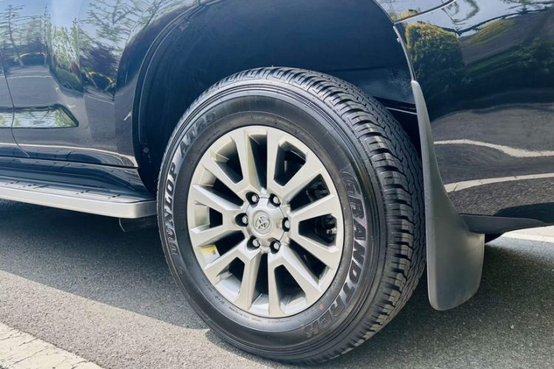 Used Toyota Prado 2018 3.5L Automatic TX-L with Rear-Mounted Spare Tire Exterior 7