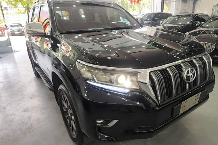 Used Toyota Prado 2018 2.7L Parallel Import Front Right 45 Deg