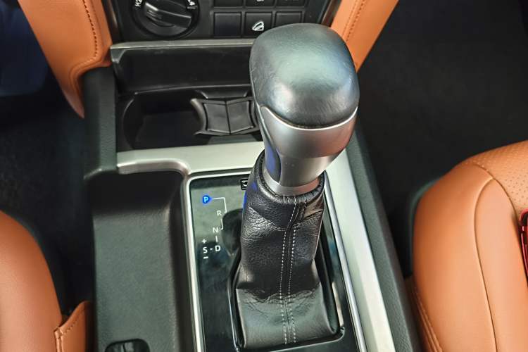 Used Toyota Prado 2018 3.5L Automatic TX-L with Rear-Mounted Spare Tire Gear Lever