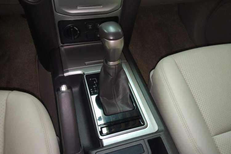 Used Toyota Prado 2018 4.0L Parallel Import Gear Lever