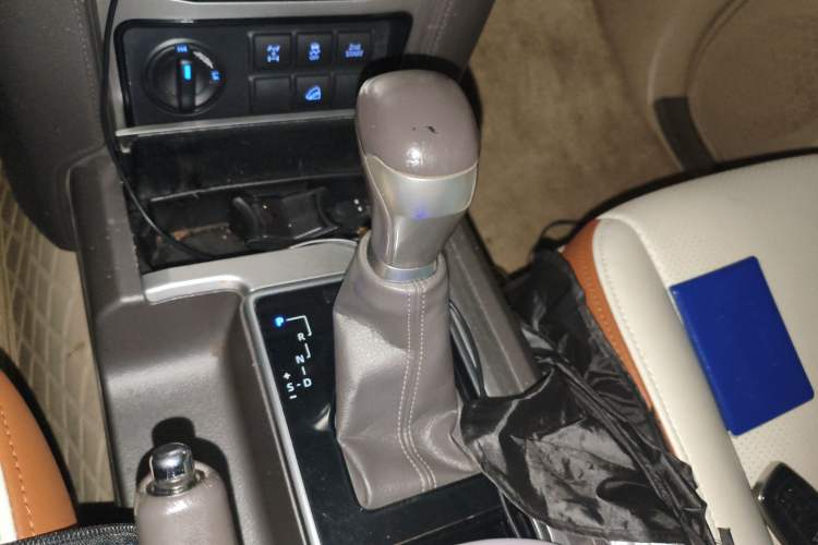 Used Toyota Prado 2018 4.0L Parallel Import Gear Lever