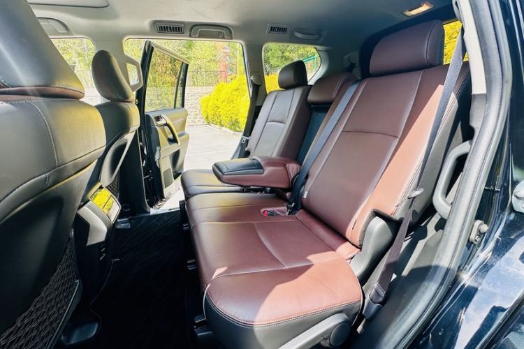 Used Toyota Prado 2018 3.5L Automatic TX-L with Rear-Mounted Spare Tire Interior 2
