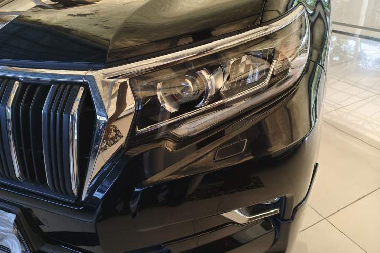 Used Toyota Prado 2018 3.5L Automatic TX-L with Rear-Mounted Spare Tire Left Front Headlight