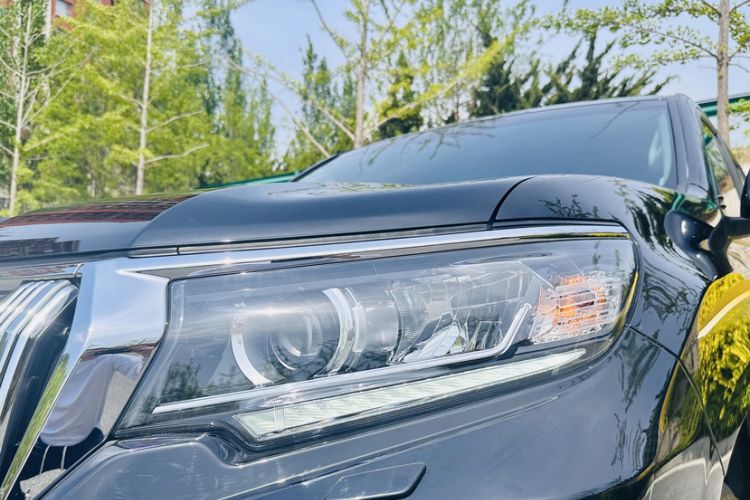 Used Toyota Prado 2018 3.5L Automatic TX-L with Rear-Mounted Spare Tire Left Front Headlight