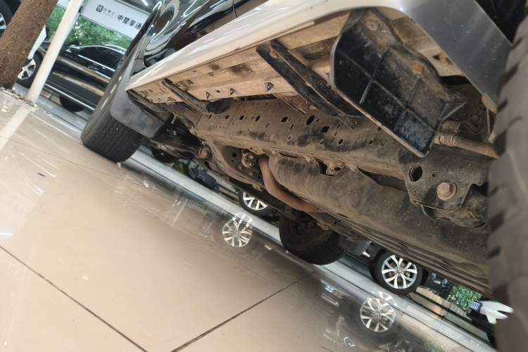 Used Toyota Prado 2018 3.5L Automatic TX-L with Rear-Mounted Spare Tire Left Side Sill