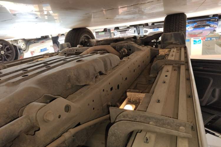 Used Toyota Prado 2018 3.5L Automatic TX-L with Rear-Mounted Spare Tire Left Side Sill