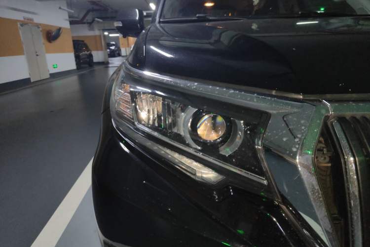 Used Toyota Prado 2018 3.5L Automatic TX-L with Rear-Mounted Spare Tire Right Front Headlight