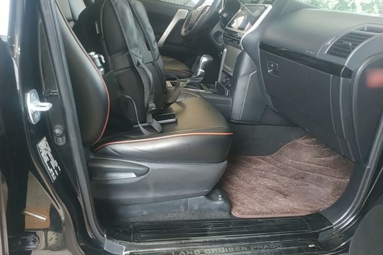 Used Toyota Prado 2018 2.7L Parallel Import Right Front Seat