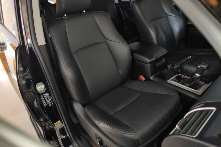 Used Toyota Prado 2018 3.5L Automatic TX-L with Rear-Mounted Spare Tire Right Front Seat
